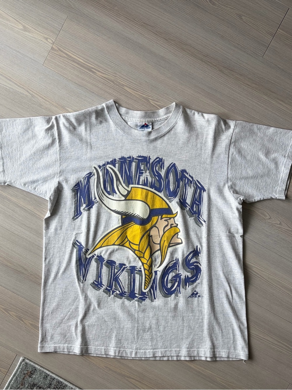 APEX ONE MINNESOTA VIKINGS DOUBLE SIDED SINGLE STITCH TEE